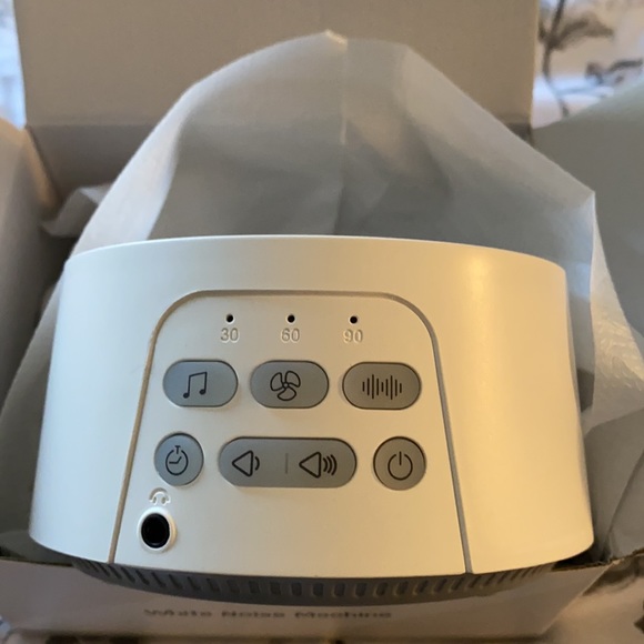 White Noise Sound Machine for Adults - Picture 3 of 3